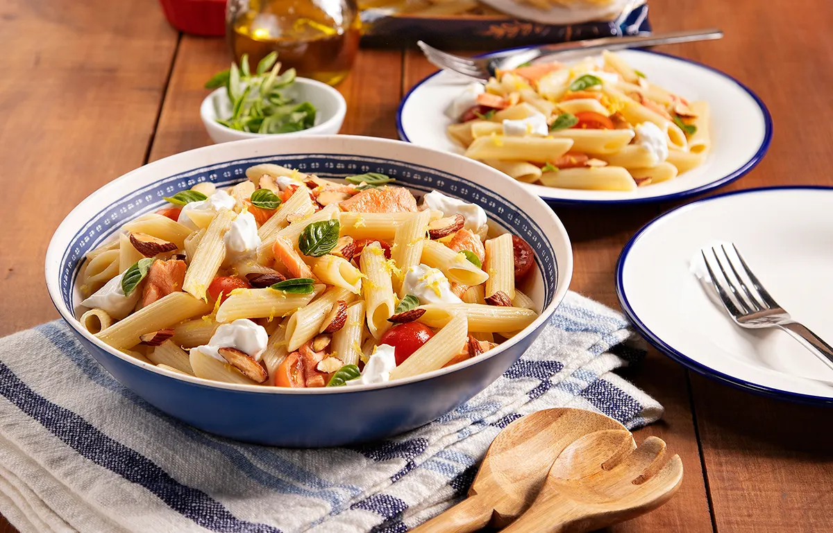 Salada Mediterrânea de Salmão 